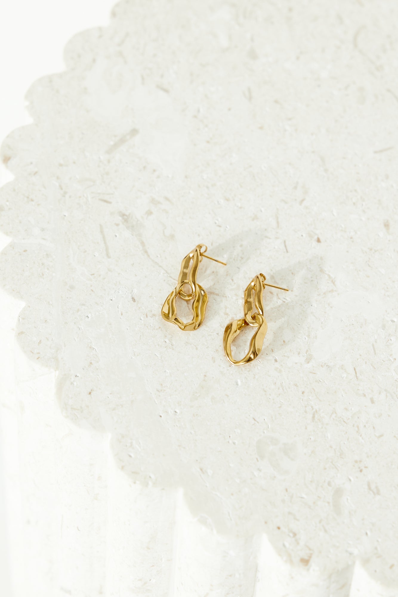 18k Gold Plated Everyone Wants Earrings Gold